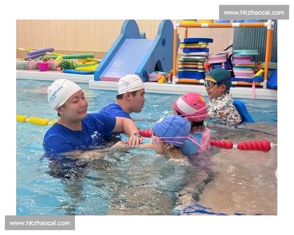 亲子互动挑战赛:欢乐亲子游泳比赛,增强家庭凝聚力与亲子关系