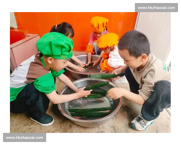 幼儿园趣味穿衣大赛精彩上演 孩子们的创意与活力闪耀全场 幼儿园趣味穿衣大赛精彩上演 孩子们的创意与活力闪耀全场